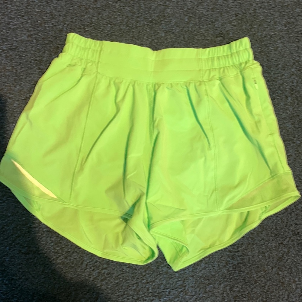 Green 4 inch Lululemon hotty hot shorts